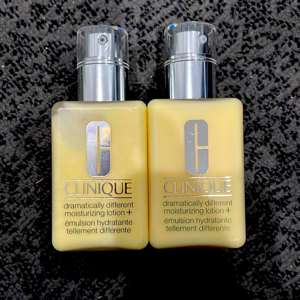 Clinique Dramatically Different Moisturizing Lotion - 2 4.2oz bottles